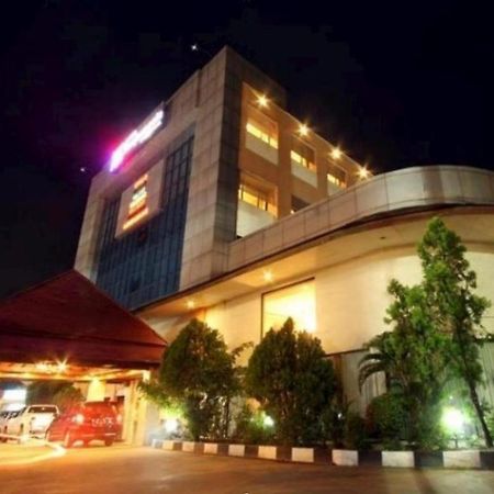 Hotel Banjarmasin International Eksteriør billede