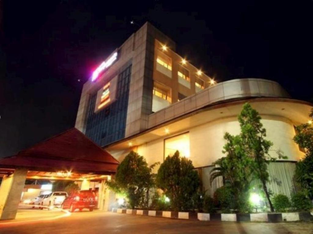 Hotel Banjarmasin International Eksteriør billede